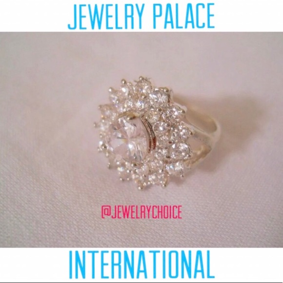 925 Stamped Silver Heart Shape Cubic Zirconia Ring - Picture 3 of 12